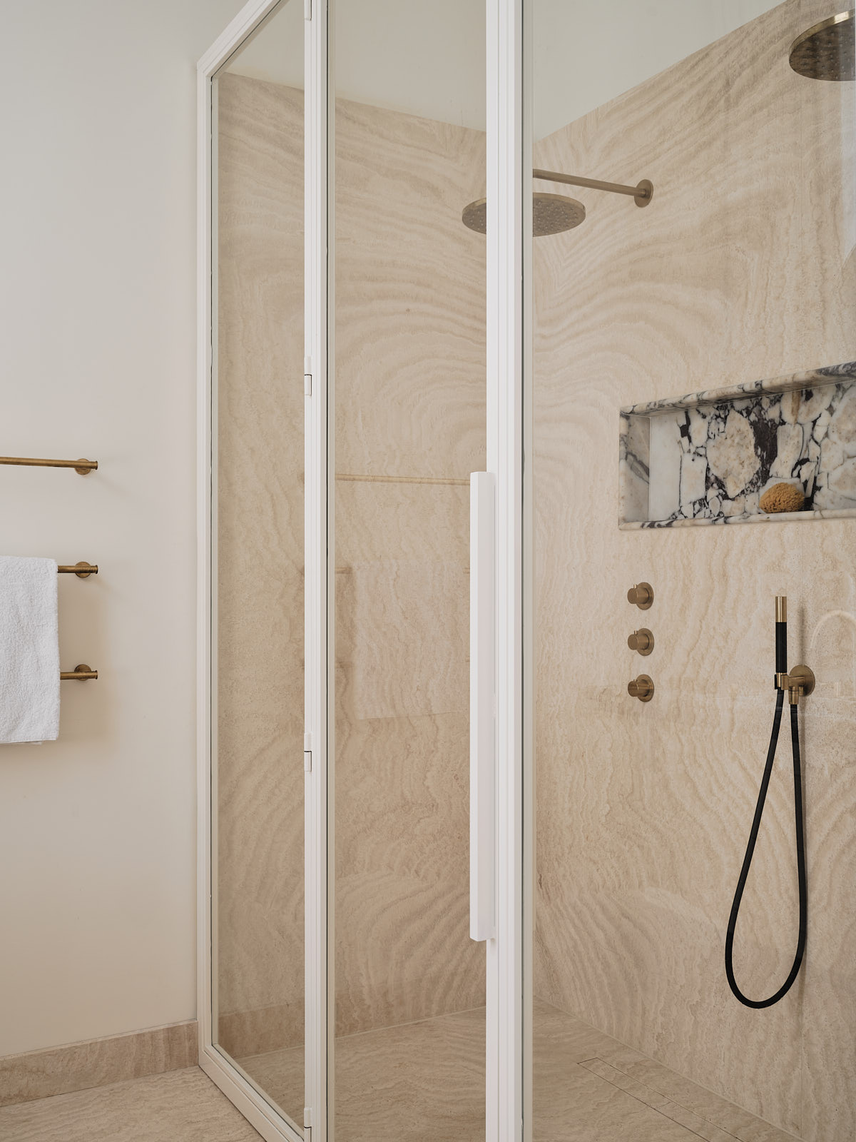 inspiration interior design photo of project of Martje Overmeer Interiors in Amsterdam west
